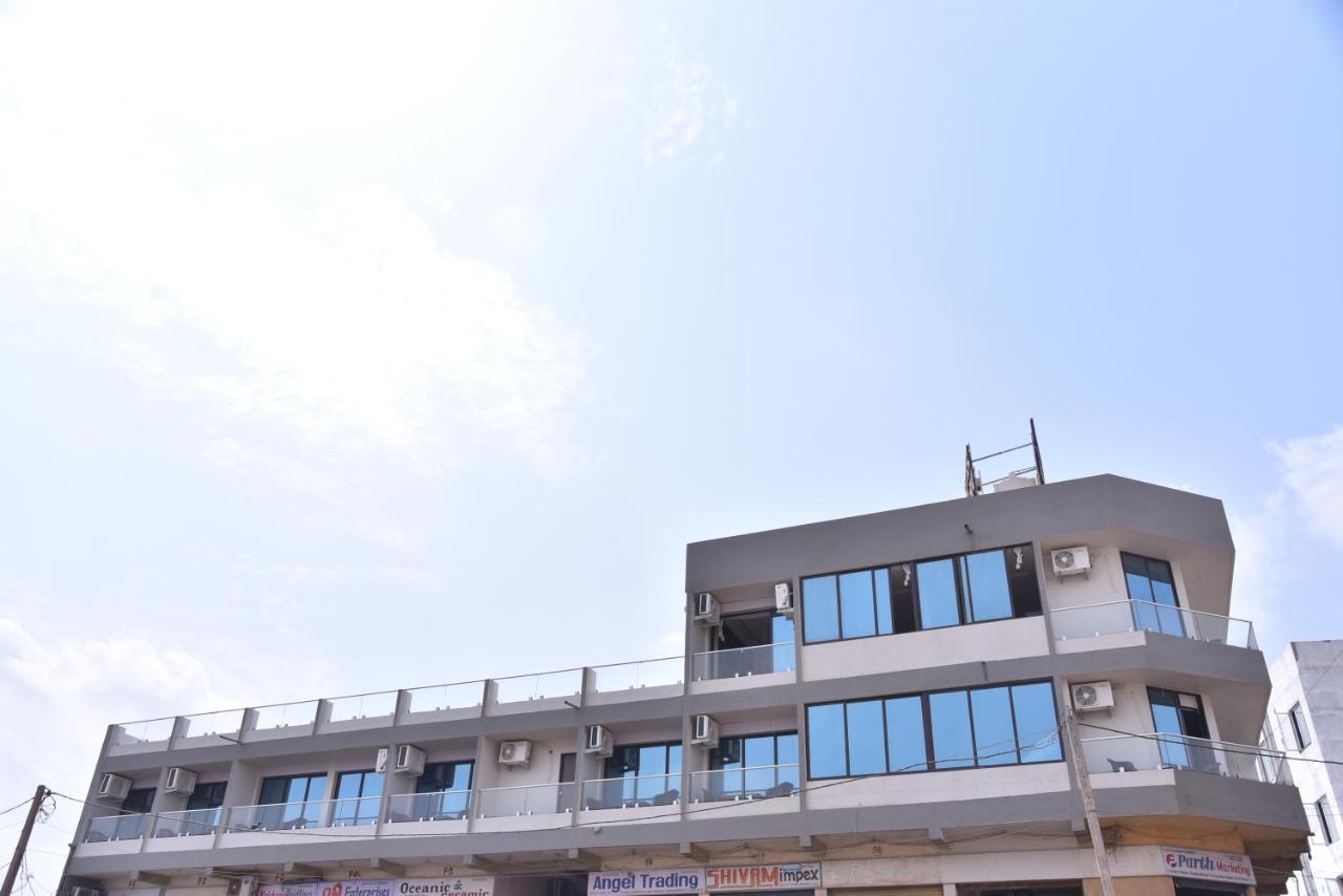 Hotel Savera Inn Morbi Extérieur photo