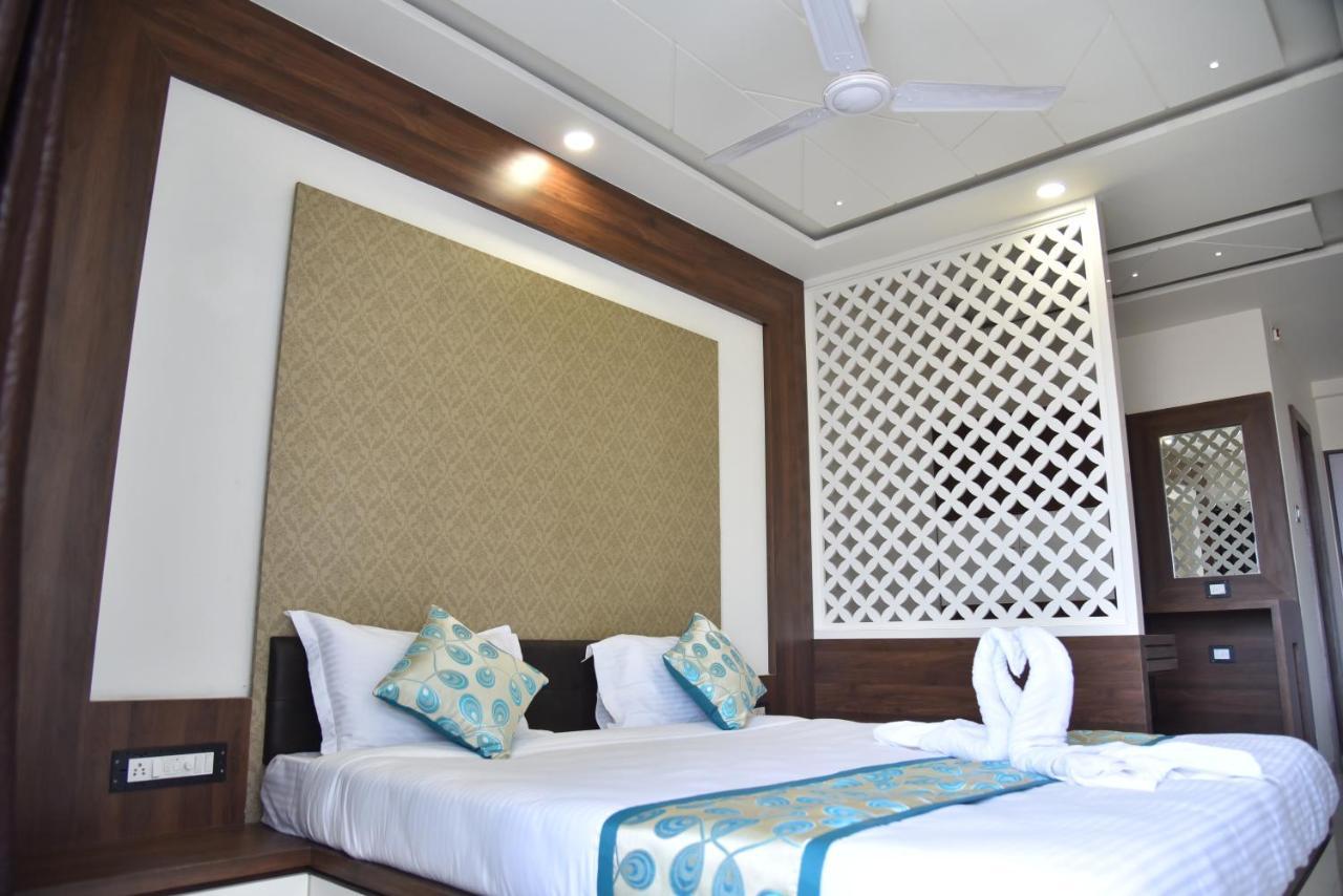 Hotel Savera Inn Morbi Extérieur photo
