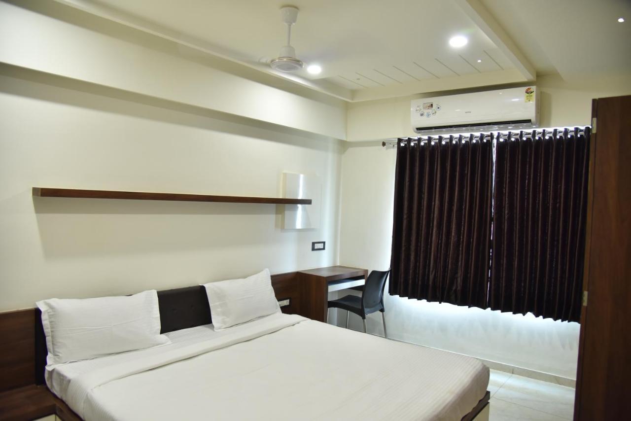 Hotel Savera Inn Morbi Extérieur photo