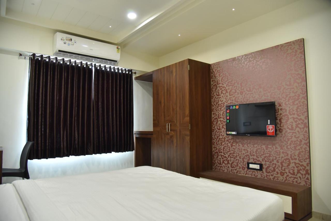 Hotel Savera Inn Morbi Extérieur photo