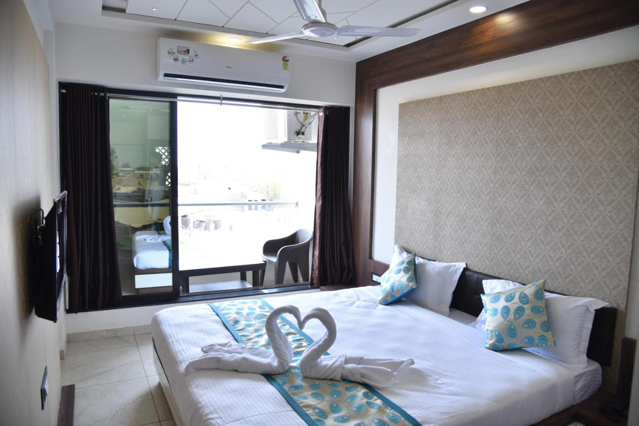 Hotel Savera Inn Morbi Extérieur photo