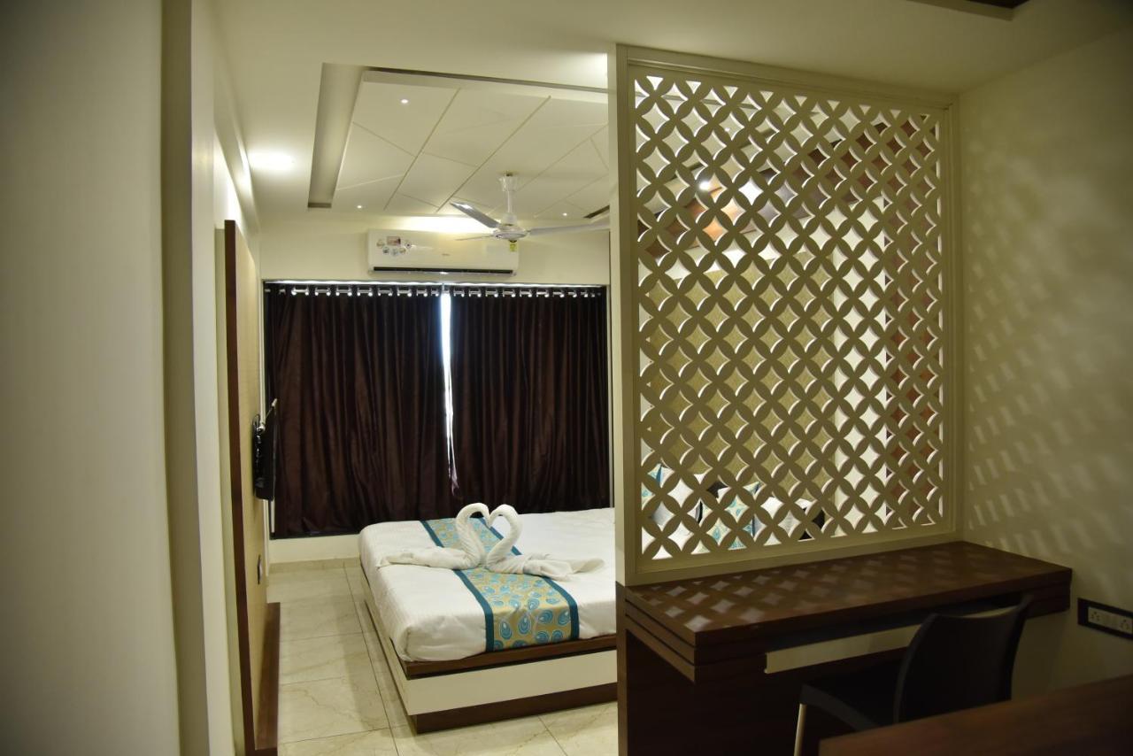 Hotel Savera Inn Morbi Extérieur photo