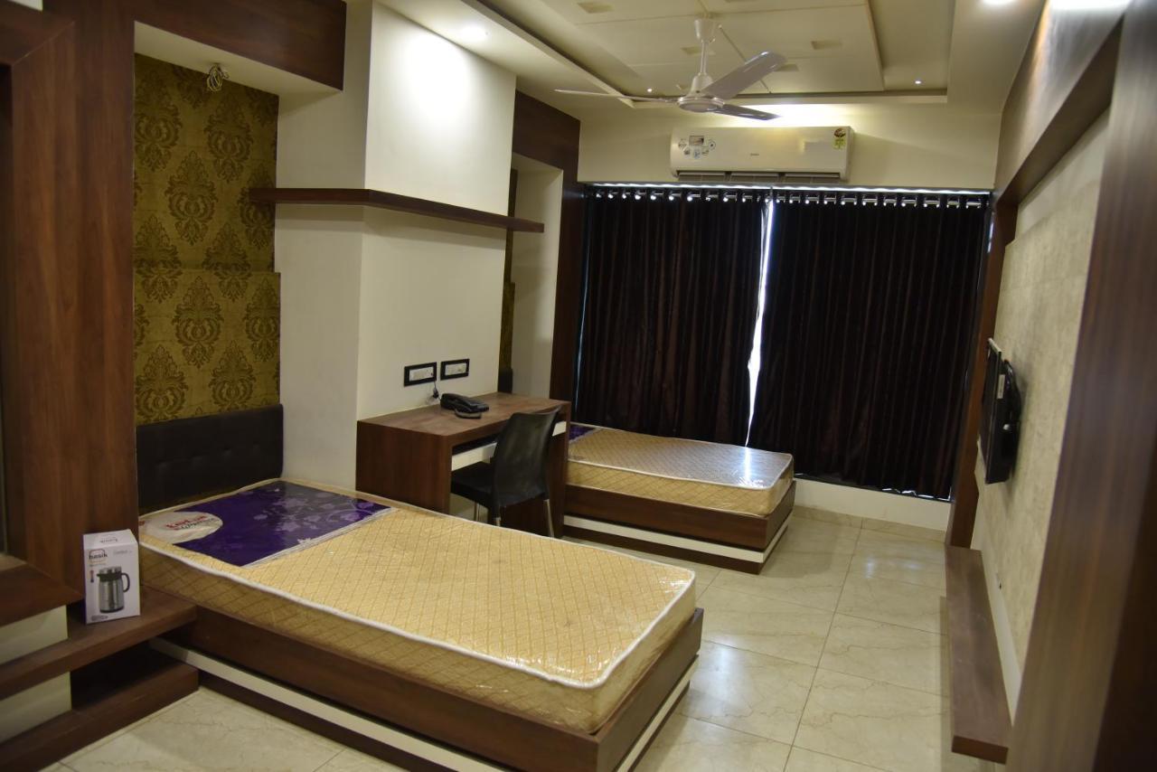 Hotel Savera Inn Morbi Extérieur photo